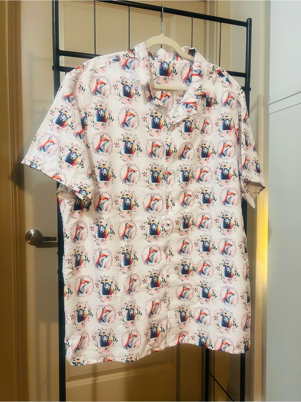Fashion Nova White Short-Sleeve Printed Button-Down Shirt with Multicolor Motif